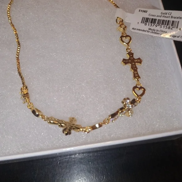 Heart and cross adjustable women's bracelet Gold cz . Brand new in box - Picture 2 of 3